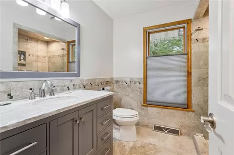 Bath - 8038 Boxwood Ln, Gloucester, VA 23061 photo 3 of 6