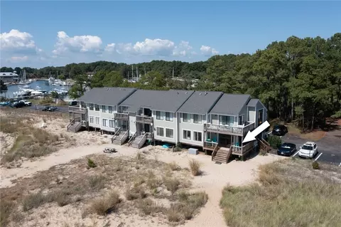 141 Beach Cove Dr, White Stone, VA 22578