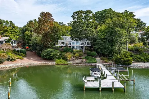 288 Waterview Point Ln, Weems, VA 22576