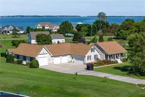 397 Jackson Dr, Deltaville, VA 23043