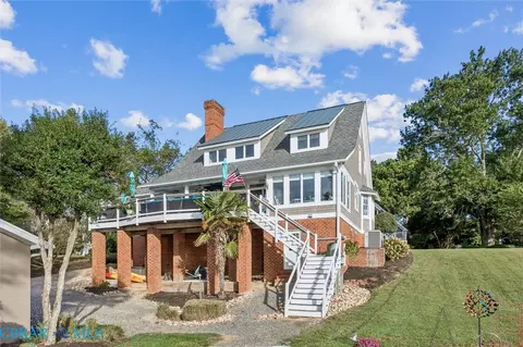 7589 Spencer Rd, Gloucester Point, VA 23062 photo 3