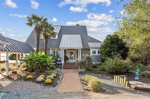 7589 Spencer Rd, Gloucester Point, VA 23062