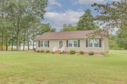 68 Flagstaff Rd, Lancaster, VA 22503