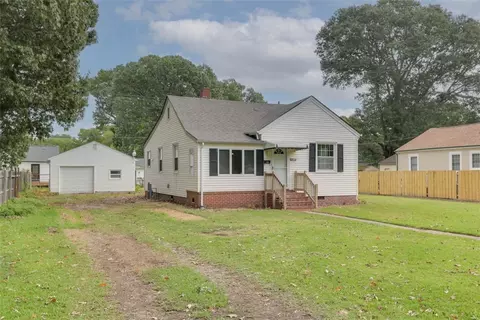 5810 Greenway Ave, Newport News, VA 23605