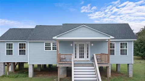 10104 Smiley Rd, Hayes, VA 23072