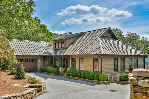 340 E Ridge Rd, Cashiers, NC 28717