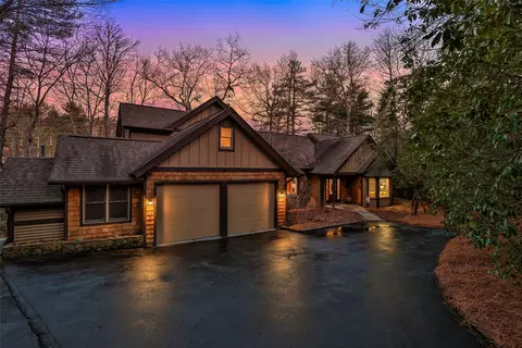 95 Lakeshore Dr, Sapphire, NC 28774