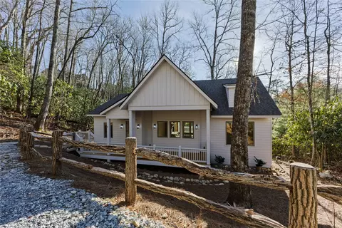 124 Winsome Way, Cashiers, NC 28717