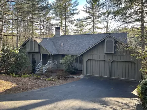 67 S Horseshoe Dr, Sapphire, NC 28774