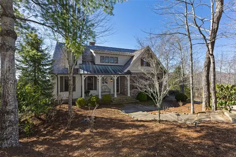 72 Clove Hitch Ct, Cashiers, NC 28717