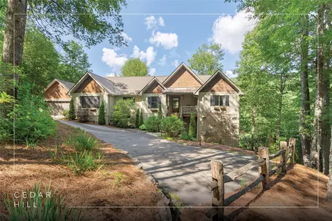 1034 E Rochester Dr, Cashiers, NC 28717