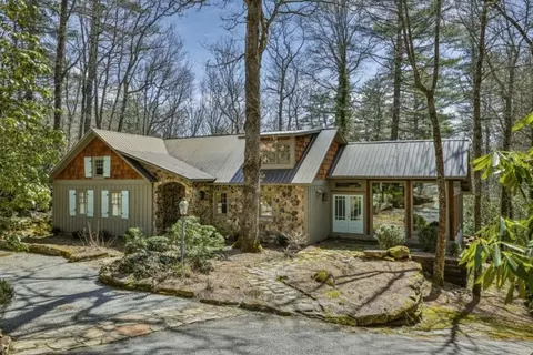 21 Mountain Laurel Dr, Highlands, NC 28741