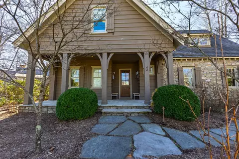 32 Bowline Ct, Cashiers, NC 28717