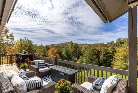82 Racquet Club Villas Rive Dr #D, Sapphire, NC 28774