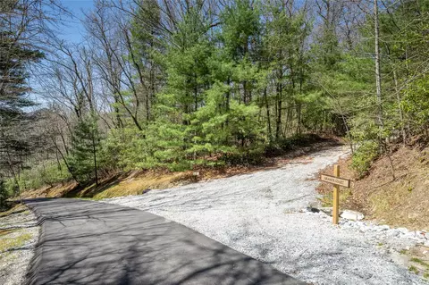 3 Big Granite Ct, Sapphire, NC 28774 photo 2