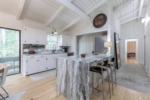 311 Hemlock Dr, Highlands, NC 28741