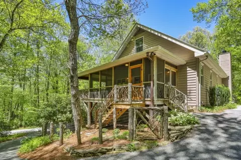 230 Woodland Hill Dr, Highlands, NC 28741