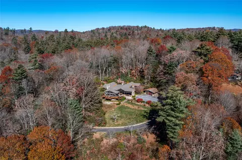 965 Stillmont Cir, Cashiers, NC 28717
