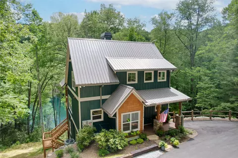 1018 N Norton Rd, Cashiers, NC 28717
