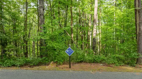 2 Receptive Dr, Glenville, NC 28736
