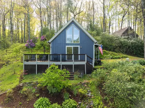 1457 Norton Rd, Cashiers, NC 28717