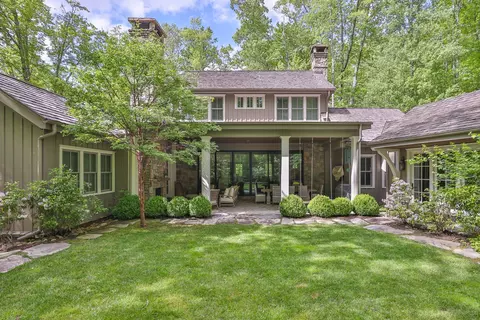 842 N High Mountain Dr, Cashiers, NC 28717