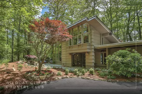 49 Hickory Ln, Highlands, NC 28741
