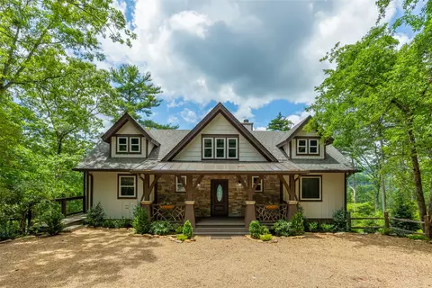 157 Wheatstone Dr, Glenville, NC 28736