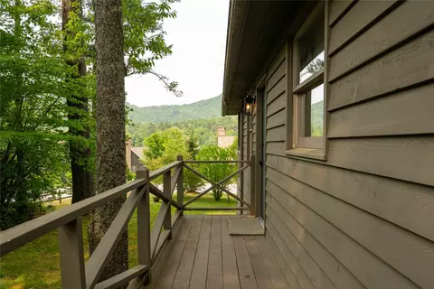 95 Crescent Moon Ln, Cashiers, NC 28717
