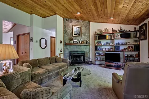 Living - 75 Gunpoint Rd, Cullowhee, NC 28723 photo 1 of 2