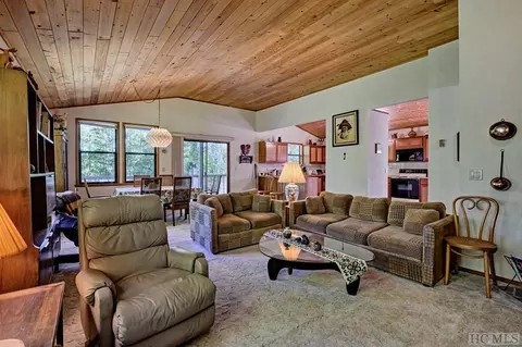 Living - 75 Gunpoint Rd, Cullowhee, NC 28723 photo 2 of 2
