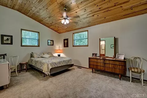 Bedroom - 75 Gunpoint Rd, Cullowhee, NC 28723 photo 2 of 2