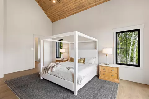 Bedroom - 15 Eagle Crest Trl, Highlands, NC 28741 photo 2 of 4