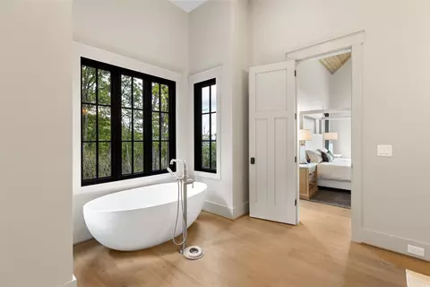 Bath - 15 Eagle Crest Trl, Highlands, NC 28741 photo 5 of 18
