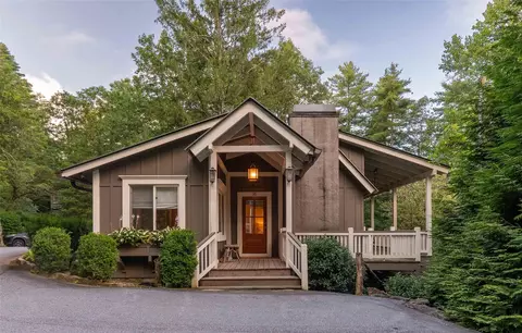 35 Bustle Ln, Cashiers, NC 28717