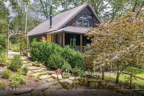 68 Goblet Dr, Cashiers, NC 28717