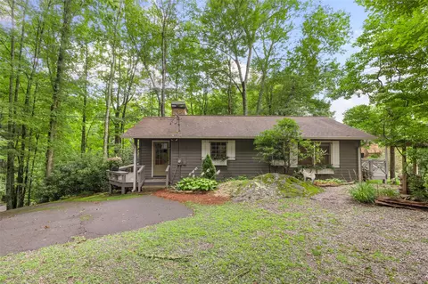325 Dominion Rd, Cashiers, NC 28717