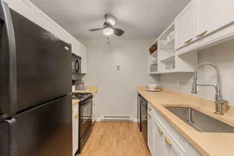 Kitchen - 98 Dogwood Knob #25-2A, Sapphire, NC 28774 photo 3 of 6
