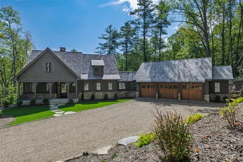 77 Eastland Ln, Cashiers, NC 28717