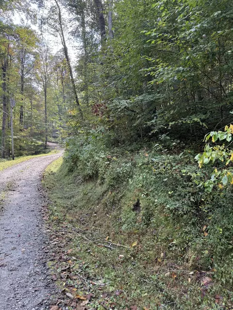 33 Vistawilla Dr, Glenville, NC 28736