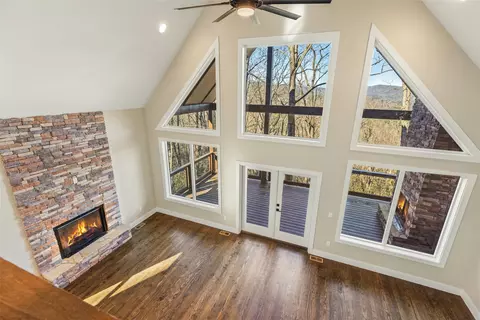 Living - 401 Windy Gap Ln, Sapphire, NC 28774 photo 10 of 13