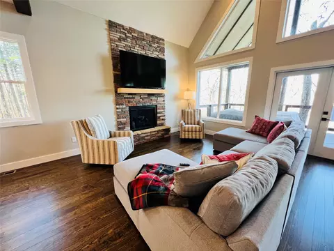 Living - 401 Windy Gap Ln, Sapphire, NC 28774 photo 4 of 13