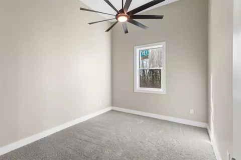 Bedroom - 401 Windy Gap Ln, Sapphire, NC 28774 photo 5 of 8