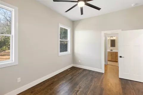 Bedroom - 401 Windy Gap Ln, Sapphire, NC 28774 photo 4 of 8