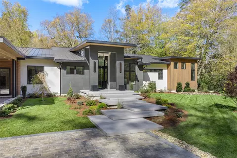 1616 N 4th St, Highlands, NC 28741