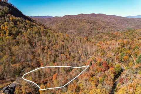 81 Pasture Rd, Glenville, NC 28736