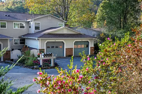 110 Lakeview Ct #1104, Brevard, NC 28712 photo 2