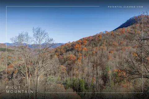 107 Vistawilla Dr, Glenville, NC 28736