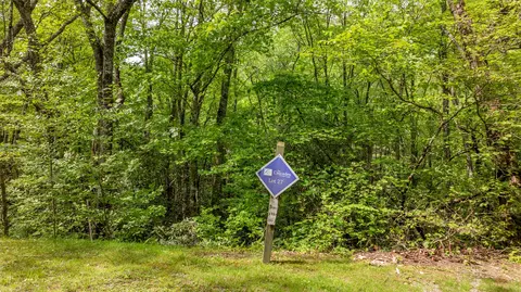 27 Receptive Dr, Glenville, NC 28736