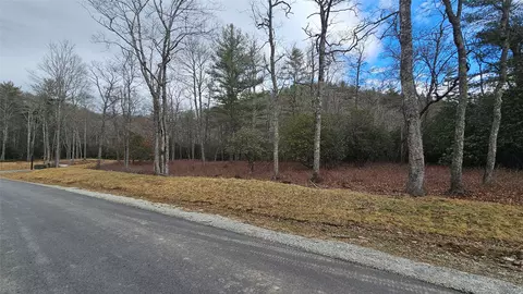 3 New Settlers Way, Glenville, NC 28736